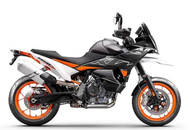 2024 KTM 890 SMT in Street, Cruisers & Choppers in Vancouver - Image 2