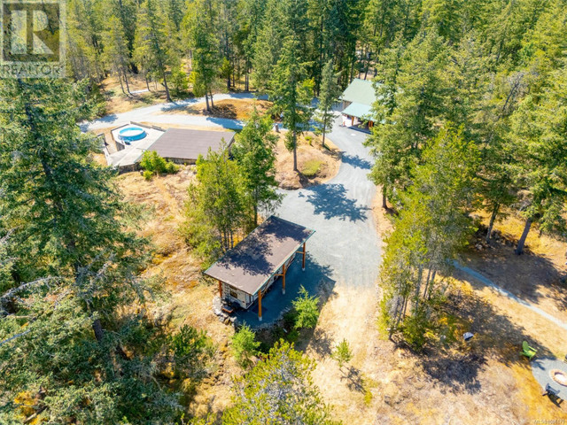 7800 Pacific Rim Hwy Port Alberni, British Columbia in Houses for Sale in Port Alberni - Image 2