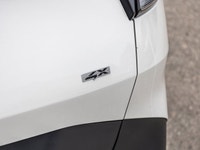 *Heated Seats, Apple CarPlay, Android Auto, Remote Keyless Entry, Lane Keep Assist!* This 2024 Kia S... (image 6)