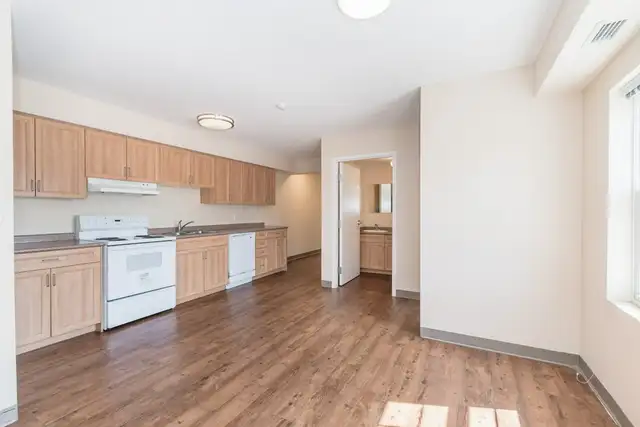 Student Rooms Available Steps From Laurier!! - Furnished Rooms!! in Room Rentals & Roommates in Kitchener / Waterloo - Image 19
