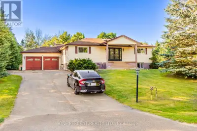 Wonderful Home on Rarely offered Estate Neighborhood in Mono, Minutes North of Orangeville on over 1...