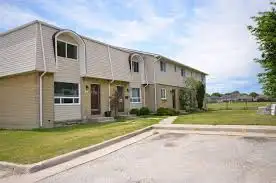 Spacious 3 Bedroom Townhouse - 348 Cameron Street in Long Term Rentals in Sarnia - Image 3