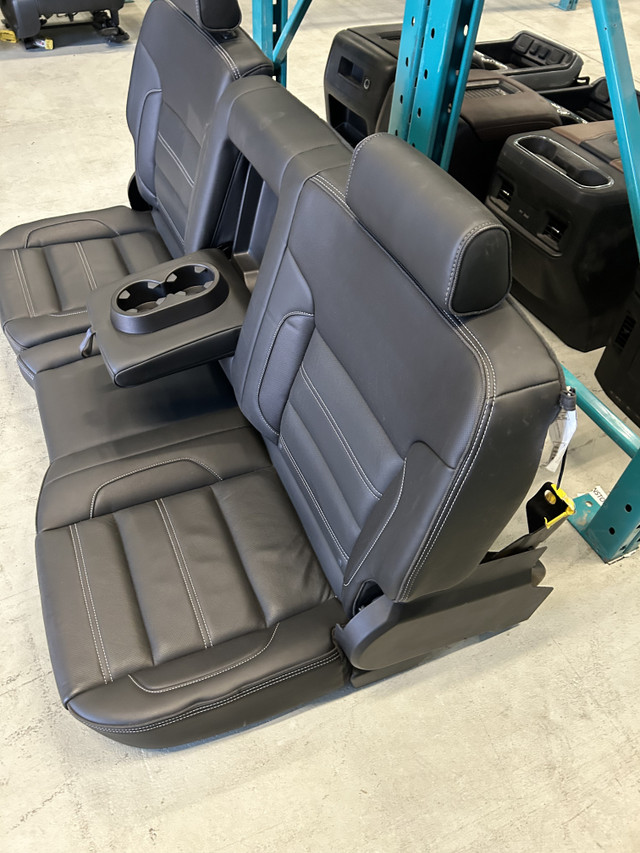 2014 2019 GMC SIERRA DENALI 1500 2500 3500 CREW CAB LEATHER SEAT in Other Parts & Accessories in Oakville / Halton Region - Image 2