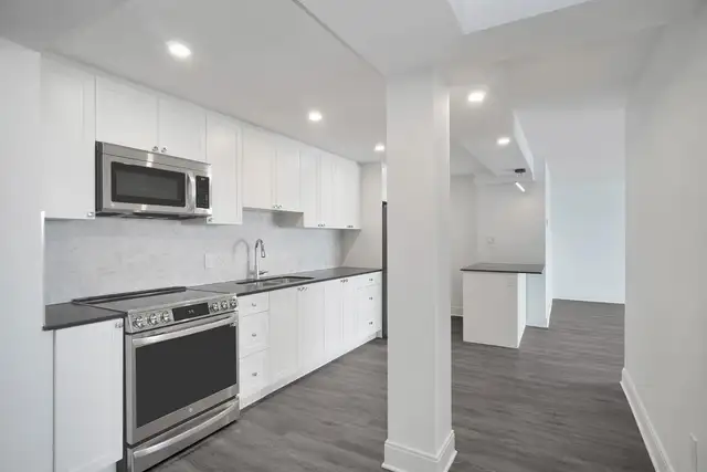 2 Bedroom Apartment for Rent - 2222 Bellevue Avenue in Long Term Rentals in Vancouver - Image 3