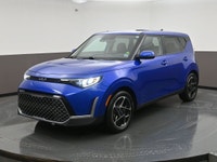 Kiaâ€™s fuel consumption estimates are 8.5/7.0 L/100 km (city/highway) EX adds 16-inch alloys, LED d... (image 2)