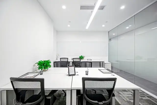 Dedicated Office with 5 people in Regus Waterloo - Waterloo in Commercial & Office Space for Rent in Kitchener / Waterloo - Image 9