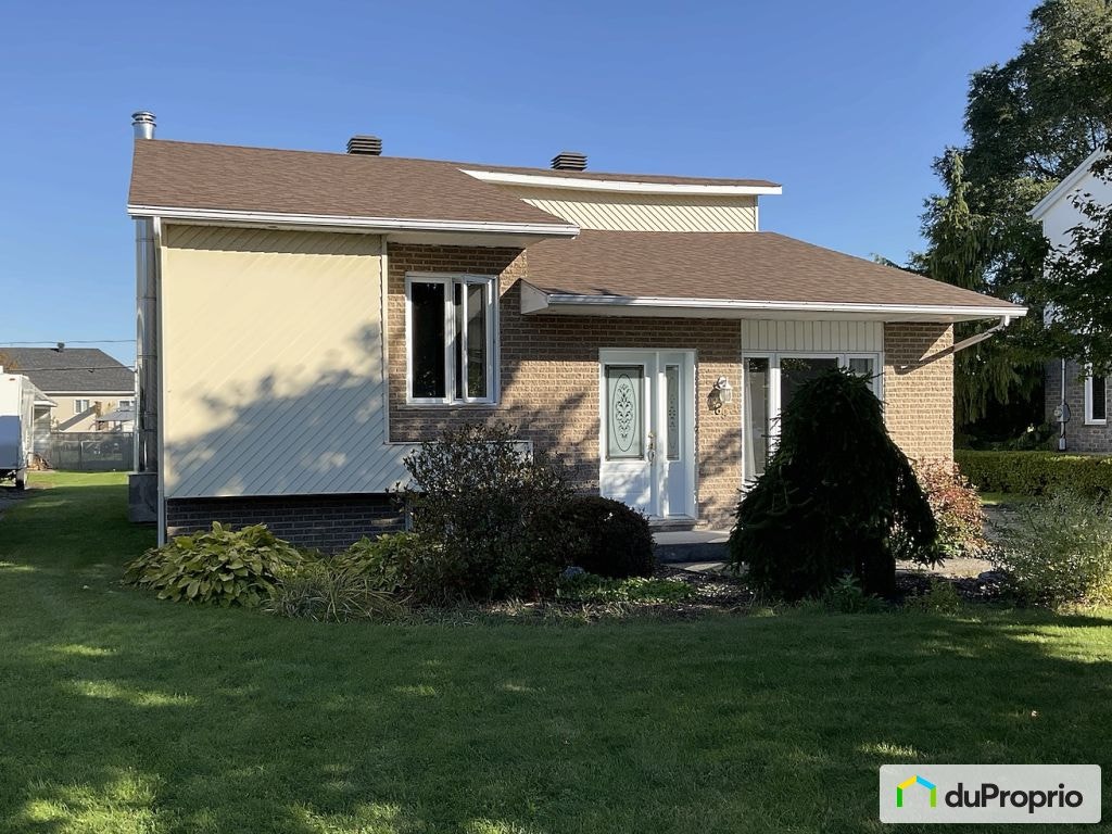 $525,000 - Bungalow for sale in Ste-Angele-De-Monnoir — photo 1