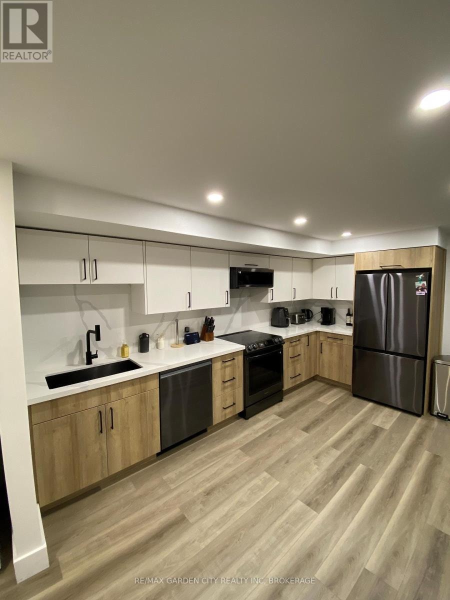 LOWER - 618 CLARE AVENUE Welland (N. Welland), Ontario 5