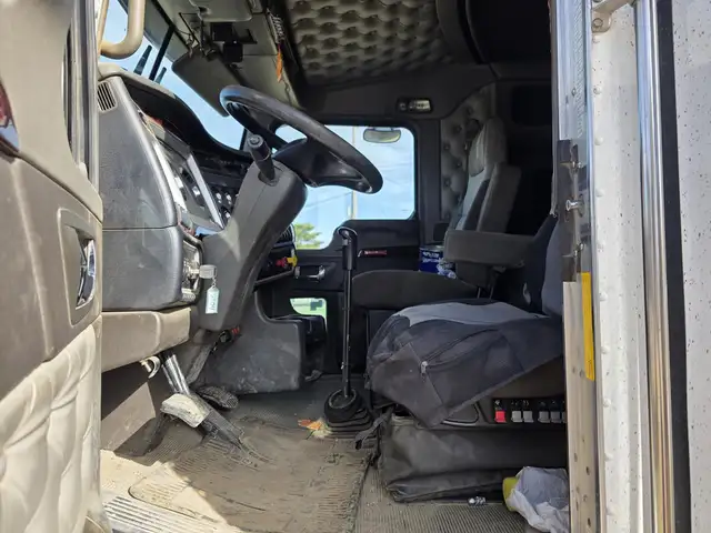 2015 KENWORTH T800 in Heavy Trucks in Kamloops - Image 16