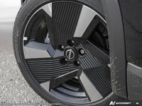 This Nissan Kicks has a strong Regular Unleaded I-4 2.0 L/122 engine powering this Variable transmis... (image 7)