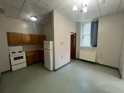Discover your new cozy home in the heart of Uptown Saint John! This inviting 1-bedroom, 1-bathroom a...