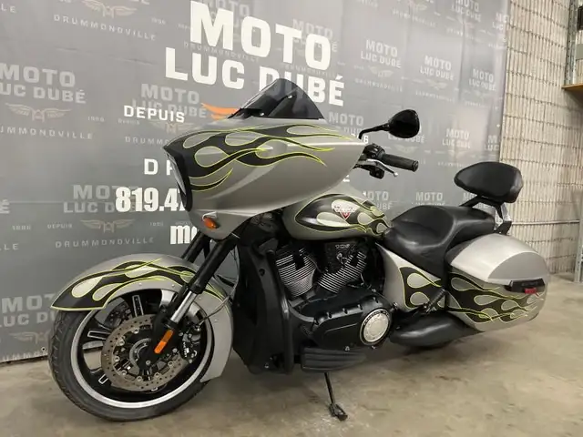 2014 Victory Motorcycles Cross Country in Street, Cruisers & Choppers in Drummondville - Image 8