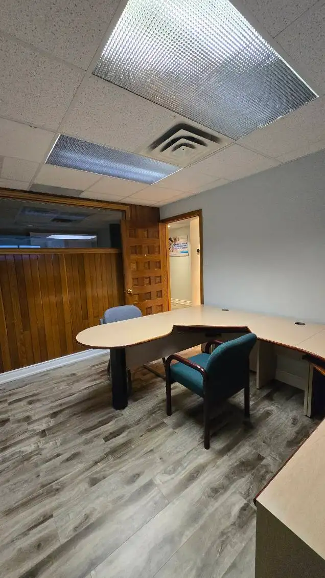 Commercial Lease in Commercial & Office Space for Rent in Mississauga / Peel Region - Image 5
