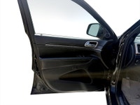 A refined midsize SUV with upscale comfort, strong capability, and modern convenience features, offe... (image 6)