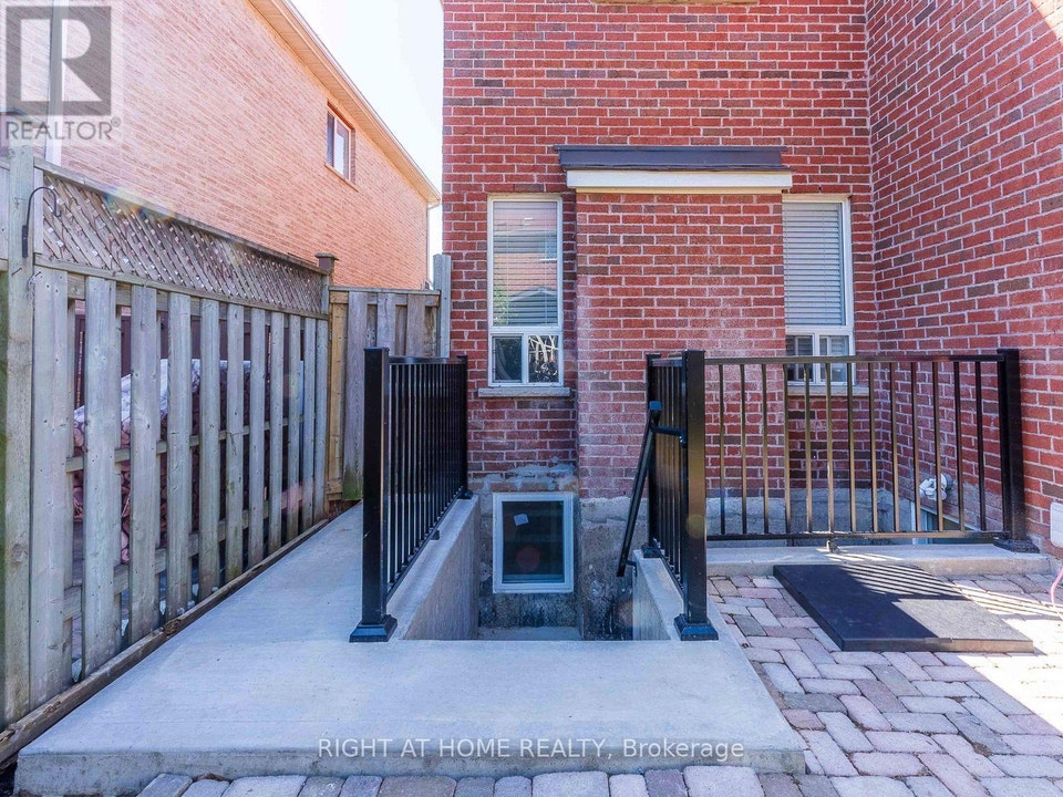 B - 99 PURCELL CRESCENT Vaughan (Maple), Ontario 2