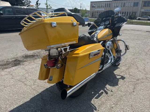 2005 Harley-Davidson Road Glide ~ ROAD GLIDE ~ 88CI ~ 2 INTO 1 ~ in Sport Touring in City of Toronto - Image 6