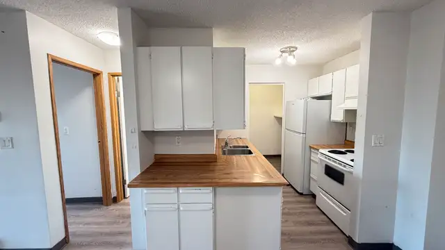 Classic & Spacious 1 Bed 1 Bath - HEAT INCLUDED starts at $129563849108493315122