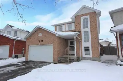 Price: $900,000/ $3,414/mo Beautiful 2-Storey Detached Home with a Finished Basement on a Quiet Cour...
