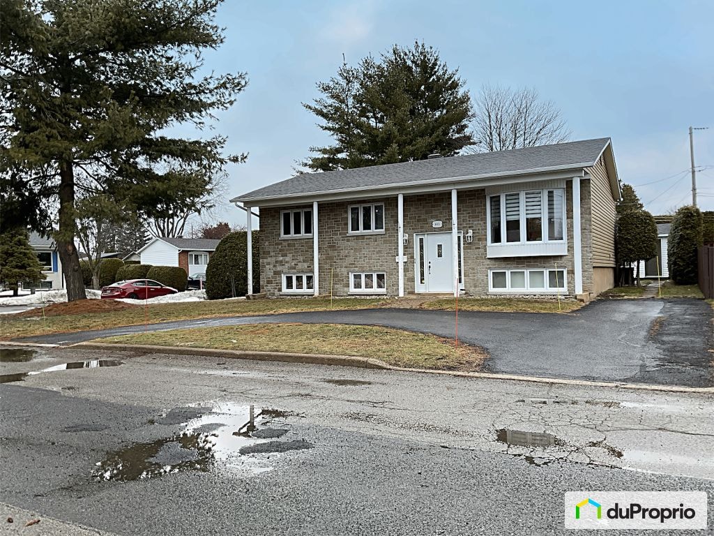 $649,900 - Intergenerational for sale in McMasterville — photo 2