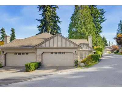 BISHOP'S GREEN'S rarely available End Unit! This 1860 sqft rancher has 2 bdrms, 2 full bathrooms, 2...