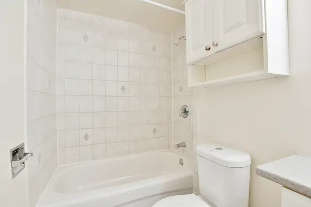 Parkwood Hills - One Bedroom Suites for Rent in62863756870786124
