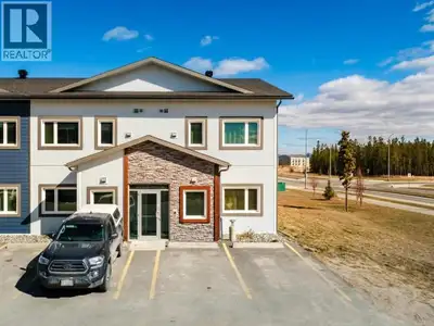 Bright and inviting ground-floor condo offering 2 bedrooms and 1 bathroom in a well-managed condomin...