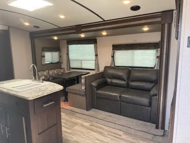 2019 Forest River SURVEYOR 285 IKLE in Travel Trailers & Campers in St. Albert - Image 11