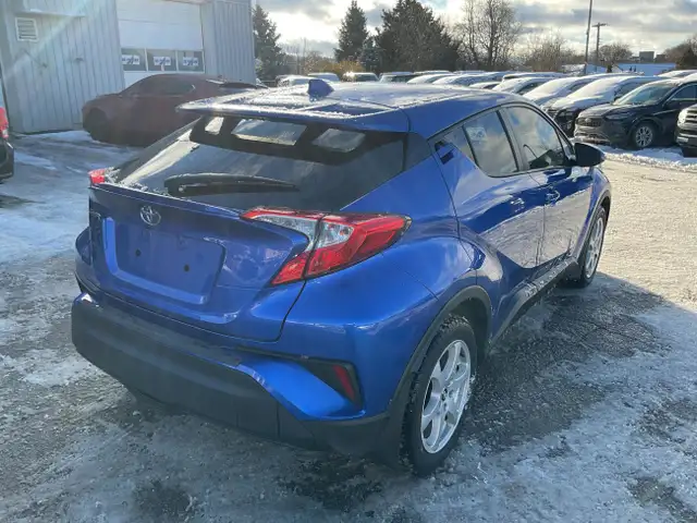 2019 Toyota C-HR in Cars & Trucks in Ottawa - Image 4