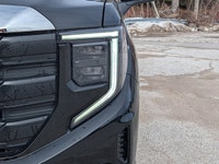 5.3L V8 engine for powerful performance | 4x4 drive for superior traction | Advanced safety features... (image 8)