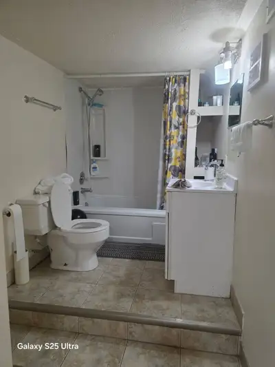 Ideally for students, quiet,clean, tidy, no overnight guests, no party, no drinking and no smell. Mu...