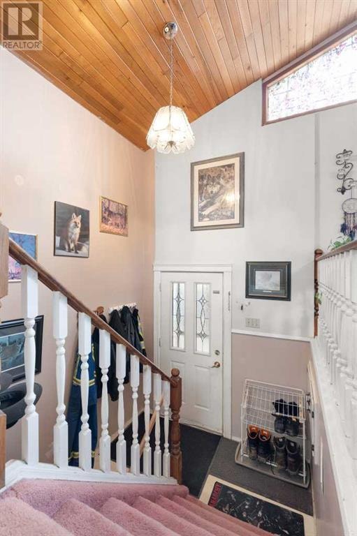 2 Carry Crescent SE Medicine Hat, Alberta Houses for Sale Medicine