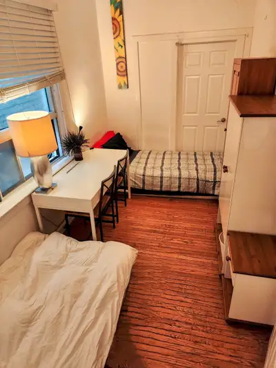 July 1- Pine Room - 2 single beds -Shared home MONTHLY furnished