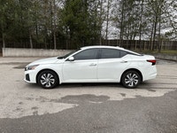 This used 2023 Nissan Altima S AWD at Haldimand Motors Ltd. in Cayuga is a smart sedan for Canadian... (image 9)