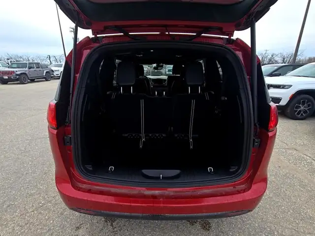 2025 Chrysler Grand Caravan SXT in Cars & Trucks in Winnipeg - Image 12