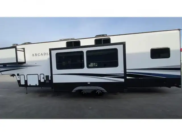 2022 Keystone RV Arcadia 3940LT in Travel Trailers & Campers in Kamloops - Image 4