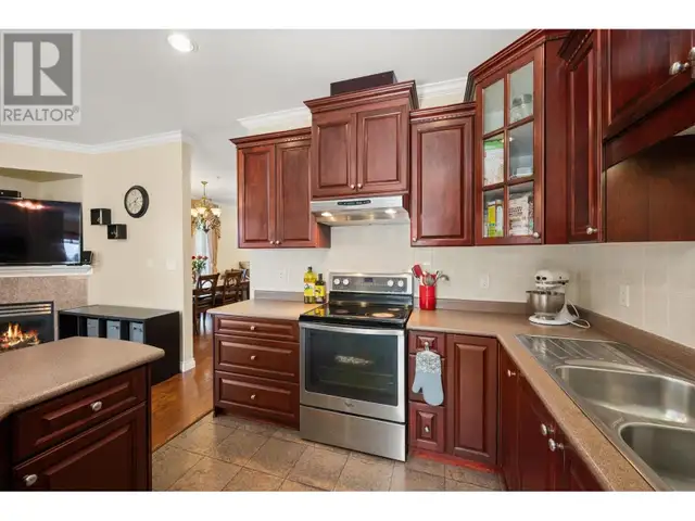 1910 LINCOLN AVENUE Port Coquitlam, British Columbia62864381500163123