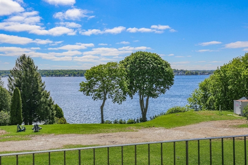 Riverfront townhome For Rent/Lease 5