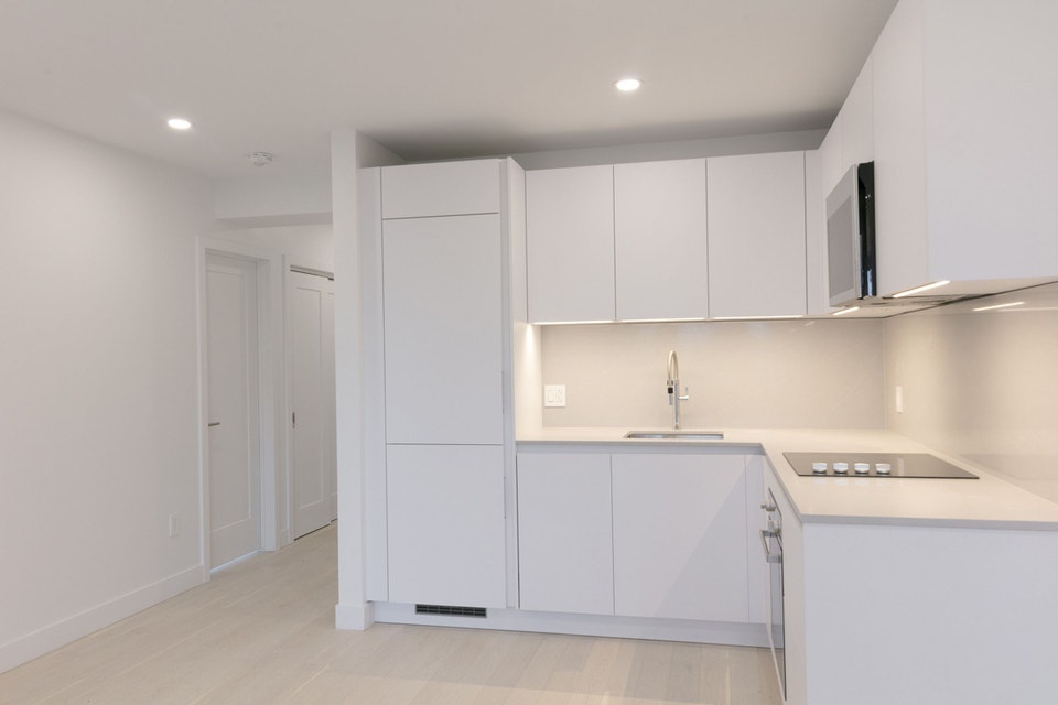 renovated 2-bed apartment, Cote-Saint-Luc, Nov 1 - ID 4764 2