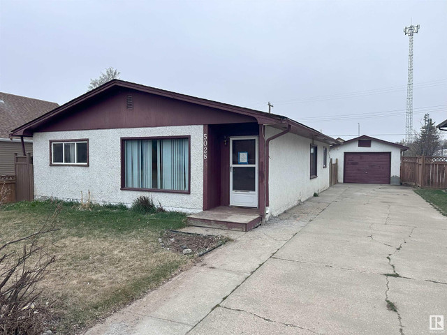 5028 49 AV Onoway, Alberta in Houses for Sale in St. Albert - Image 2