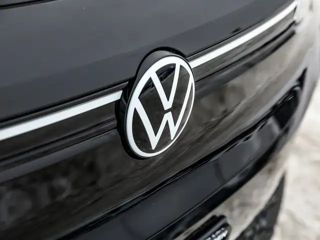 2025 Volkswagen ID.4 Pro | AWD | 21 Narvik Wheels | in Cars & Trucks in Tricities/Pitt/Maple - Image 11