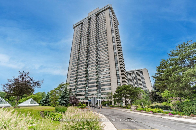 This One's A 2 Bdrm 2 Bth  Located At Don Mills / Finch in Condos for Sale in City of Toronto
