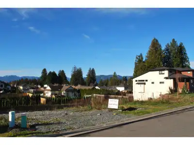 Now available, a massive lot in the Gardens, ready for your plans & ideas. Don't wait on this showpi...