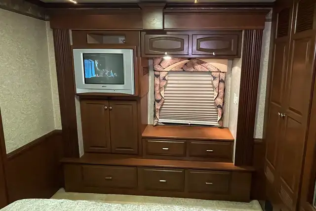 2007 Newmar Dutch Star 4023 – Pre-Owned Class A Motorhome.  in RVs & Motorhomes in Red Deer - Image 39