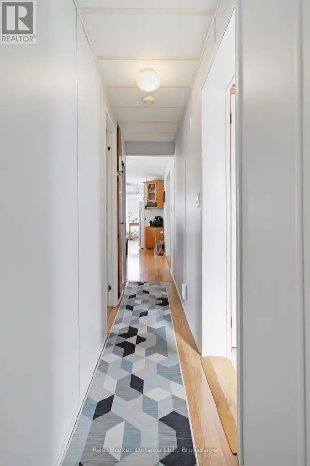 428 PINE PASS Centre Wellington, Ontario in Houses for Sale in Oakville / Halton Region - Image 31