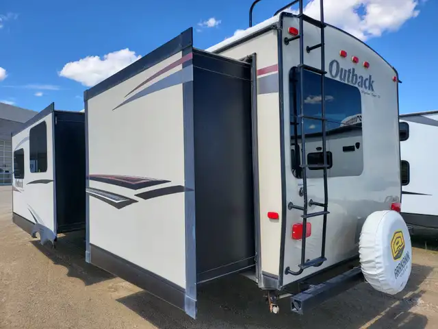 2014 Keystone OUTBACK 312 BH in Travel Trailers & Campers in St. Albert - Image 4