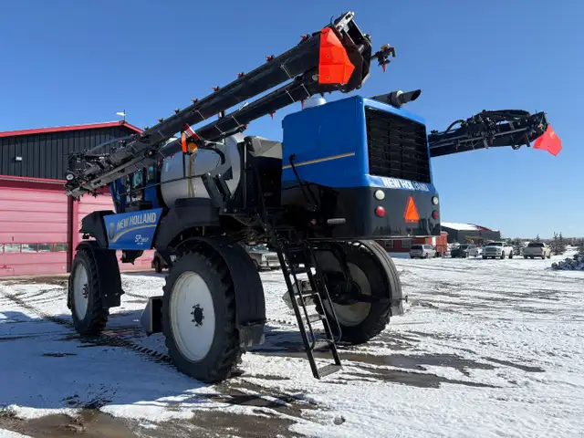 2013 New Holland Guardian SP.365F Sprayer 120 ft Boom #8984 AS in Heavy Equipment in Edmonton - Image 5