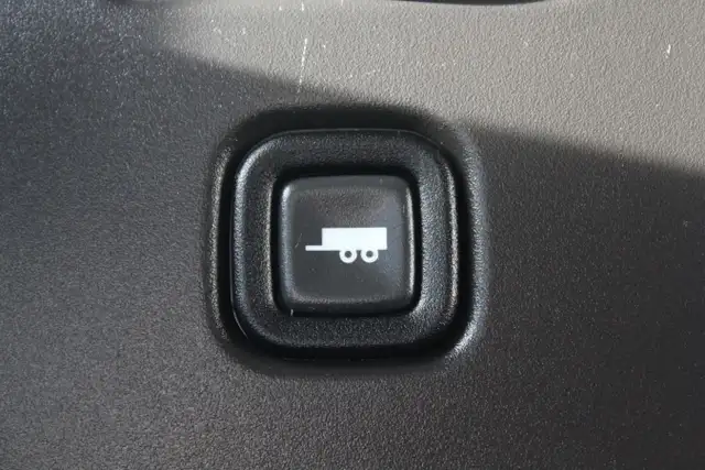 2023 GMC Savana Cargo Base in Cars & Trucks in Comox / Courtenay / Cumberland - Image 24