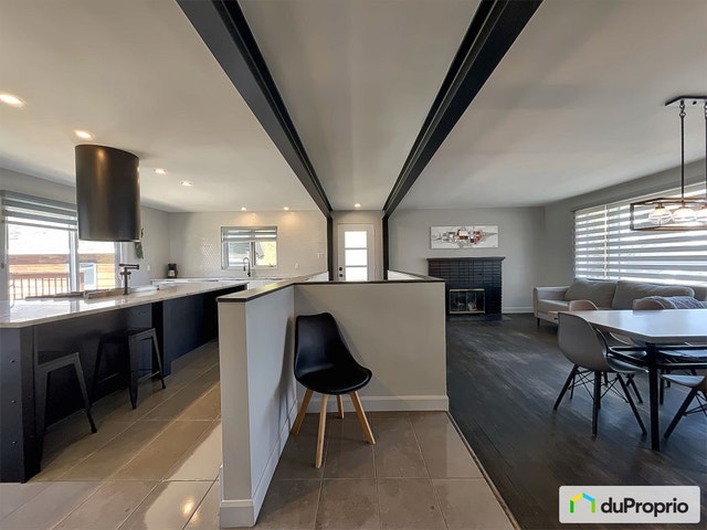 $586,000 - Bungalow for sale in Chicoutimi (Chicoutimi) — photo 2