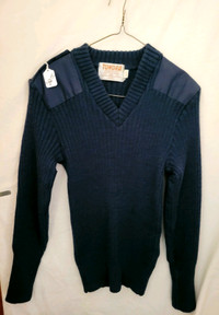 Tundra  Sweater XS