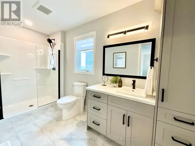 6 SHELDABREN STREET North Middlesex (Ailsa Craig), Ontario in Houses for Sale in Grand Bend - Image 17